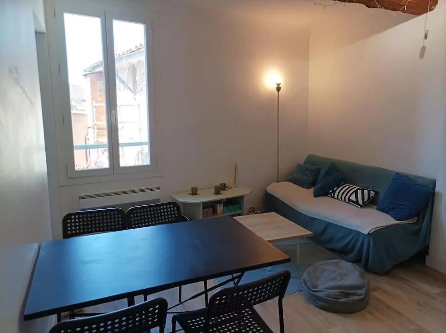 3 Bedroom City-Centre Apartment Aix-en-Provence