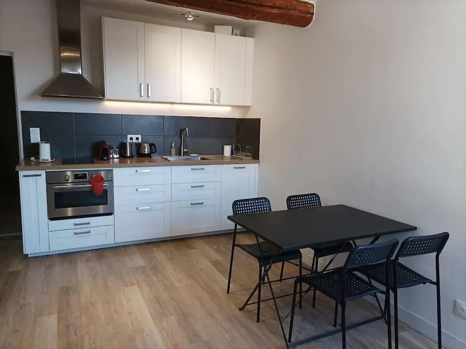 3 Bedroom City-Centre Apartment Aix-en-Provence France