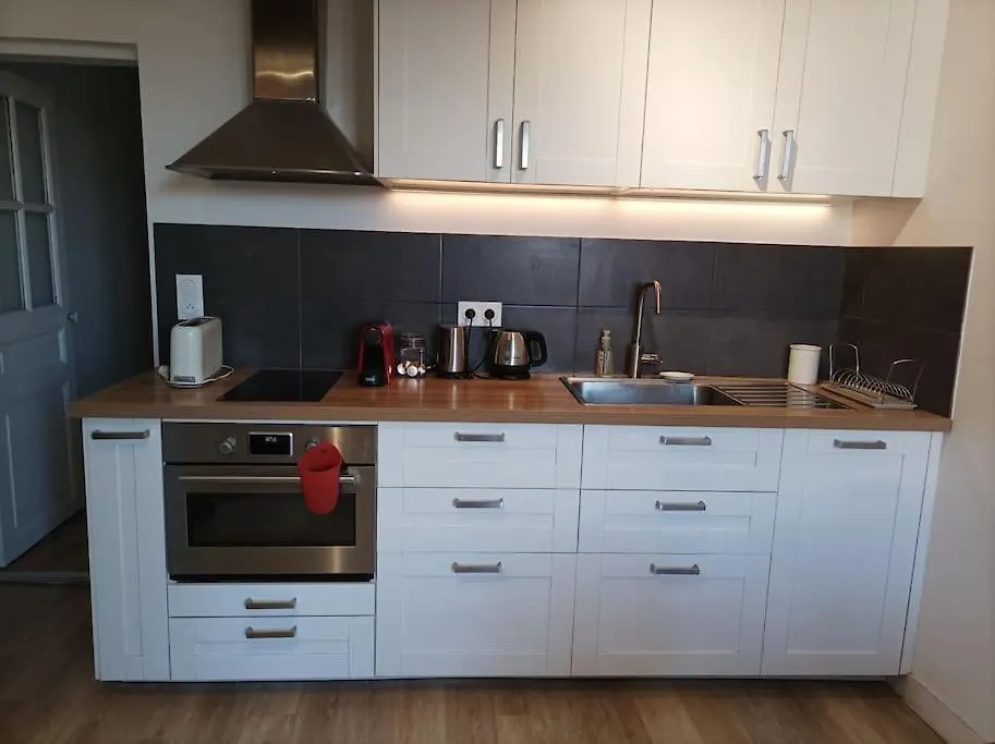 3 Bedroom City-Centre Apartment Aix-en-Provence